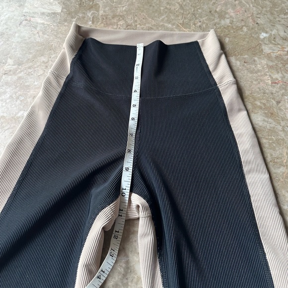 Beach Riot Colorblock Black with Tan Leggings Size Small - Picture 11 of 13